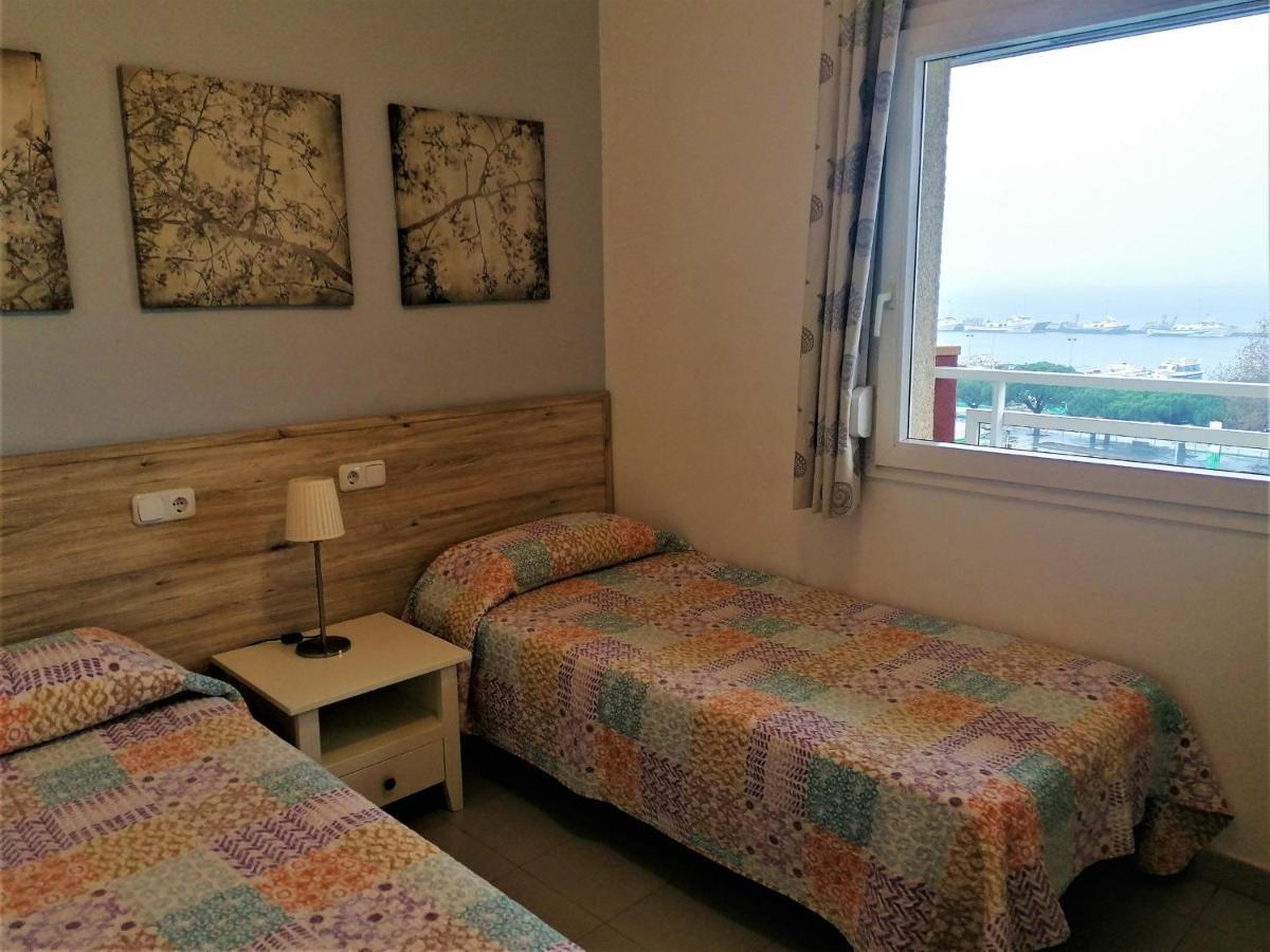 2166 Rocmar 1 4-C, Excelente Situacion Frente Al Puerto Pesquero Y Con Vista A La Bahia. Gran Terraza. Gran Parking Publico Delante. - Es-258-30 Lejlighed Roses Eksteriør billede